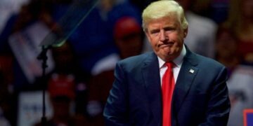 Donald Trump të shkarkohet e dënohet! Tani!