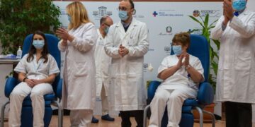 Vaksinim i ngadaltë në Itali e Greqi