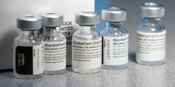 KONFLIKTI: Suedia pezullon pagesat për vaksinat e Pfizer