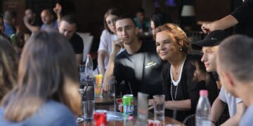 “Vatra ku kërcen COVID-i me muzikën”, kryeministri Edi Rama jep ultimatumin e prerë: Do rriten gjobat! Policia do iu detyrojë me forcë!