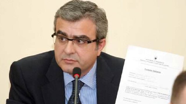 LSI me “lebroz”! Largohet një tjetër figurë e rëndësishme politike, ish ministri Dervishaj
