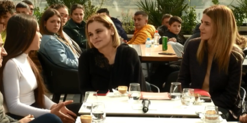 Video/ Studentja e LRI ‘i nxjerr blof’ tezën e papunësisë Kryemadhit live: Jemi të gjithë me nga dy punë!