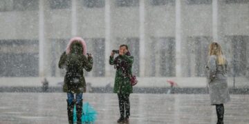 Temperaturat do të ulen deri në -8 gradë: Ja çfarë dite priten reshje bore në Tiranë!