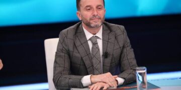 “Ky Lyli im është nam”! Erion Braçe ironizon keq Bashën: E shkrin akullin me piper dhe temperaturën e rrit me …