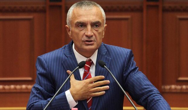 Vlonjatët i shkruajnë Metës!