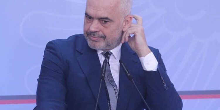 “Si i’a bën mor burrë i dheut që mban këtë…”?! Gazetari ‘vë në siklet’ Ramën: Ja si ia kthen kryeministri!