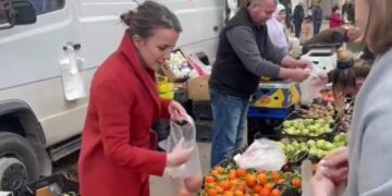 “Patericë e thyer, e zhyer dhe e lyer”! Ish-kryebashkiakja e LSI nën hetim nga SPAK fyen Rudina Hajdarit: U shkollove me lekët e vjedhura të mamit gjyqtare, qelbesh nga koka te këmbët…