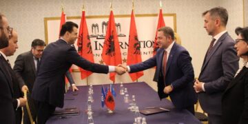 Shpëtim Idrizi histori tradhtish dhe mosmirënjohje ndaj aleatëve: Ja pse Lulzim Basha nuk i zë besë kreut të PDIU