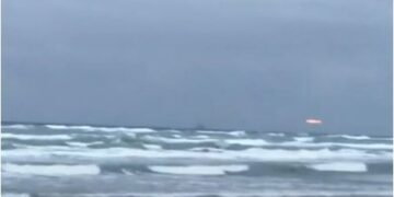 “Sot në mëngjes teksa vrapoja pashë këto drita”, gruaja nuk iu beson syve, poston videon që po ‘trondit’ rrjetin