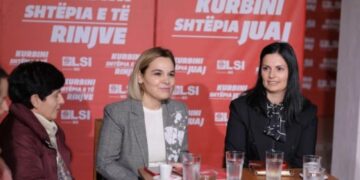 Asnjë shpresë për pushtet por presin nga zoti! Çudit Kryemadhi: Në Kishën e Laçit të martave 2 milionë shqiptarë luten prej varfërisë kurse Meta dhe Luli jane lutur të ik Rama!