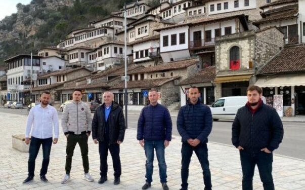 LSI, “gropë” në Berat, presidenti Meta fushatë me kohë të plotë me të rinjtë: Koha për rizgjim