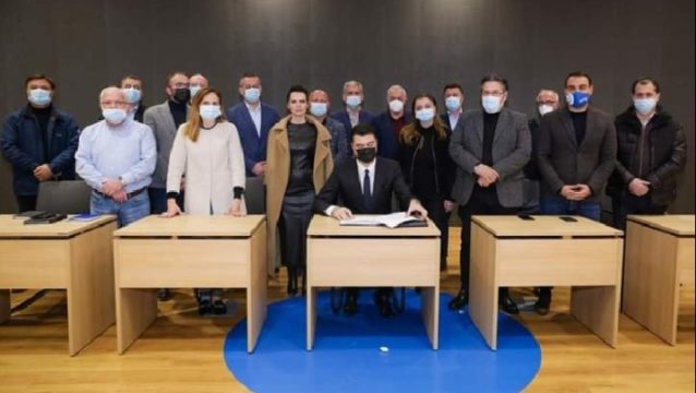Basha i vë “shkelmin” përfundimisht komisionit “Ruli”, porosi drejtuesve politikë në qarqe: Gjeni emra për deputetë