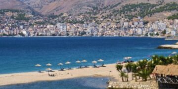 Media serbe i bën reklamë turizmit në Shqipëri: ‘Greqia e re’, nuk kërkohet tampon! Nxitoni të pronontoni