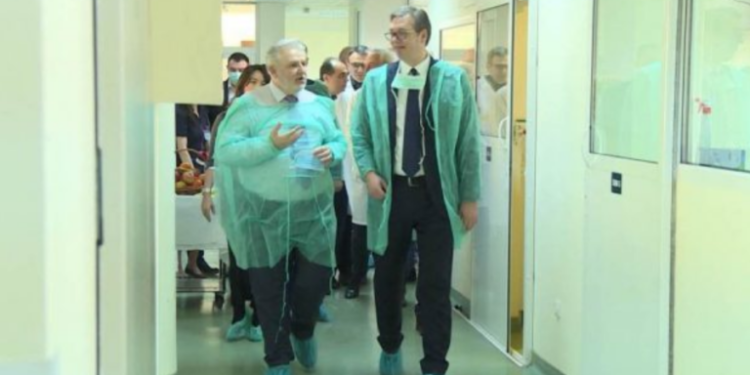 Vuçiç: Vaksinat e Lindjes më shpëtuan nënën nga vdekja, ndaj “s’pyes” për kritikat nga BE! Jemi gati tu dhurojmë Fqinjët tanë duhet të vaksinohen si ne