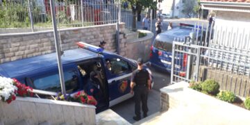 E BUJSHME! Politikanët as që i’u dridhet qerpiku për vjedhjet dhe korrupsioni! SPAK me “dorë të hekurt” ndaj kolegëve! Plasin a.rrestimet në Gjykatën e Krujës