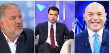 Si tallet dhe fyen publikisht të ftuarit kllouni Fevziu duke përdorur publikisht mesazhe militantësh që gjoja i vijnë në telefonin e tij : “Kollovari i Vuçiçit dhe i degjeneruari i Veliajt”