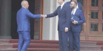 PRAPASKENAT/ PD me sytë nga Ilir Meta: Edhe nëse PS del forcë e parë më 25 prill, të drejtën për të formuar Qeverinë do e ketë Basha