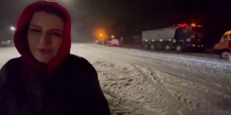 Belinda Balluku del në terren: Situata nga moti, ekstreme. Ndalohet qarkullimi i automjeteve të rënda deri të hënën