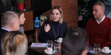 Nga nesër s’ka më këshillime: Gjoba e deri në pezull të lokaleve e bizneseve që nuk respektojnë masat