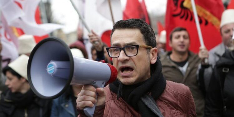 ‘Unë kam parë këtu në Berlin diçka si të ishte 20 vite më parë’! Kreshnik Spahiu: Albin Kurti është fenomen, ja çfarë ndodhi dje në Gjermani me kosovarët!