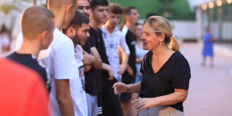 “Edhe sikur me plumba të më qëllojnë…”! Deliron Kryemadhi, mëkatarja flet si ëngjell për plumba dhe vota: Askush nuk do vdesë pa i larë haqet!