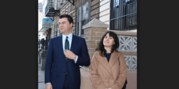 “Je gruaja e atij që s’ka fituar asnjë betejë”! Aurelës “nule” në gramatikë i duket hero Luli: Sorry për ty, por s’e njeh, ka fituar beteja si askush tjetër në PD:  Mundi Ramën, Ben “Afmetajn”, a do më?
