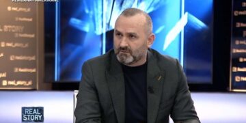 Pastërtia e kandidatëve në zgjedhje, Ulsi Manja “bukos” avokotin e SHQUP-it Daci: Jeni mbledh ju të gjithë njerëz me rekorde kriminale afër PD, do ju shohim më 25 prill S’më intimidon dot për 184