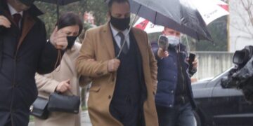 Mjeku Edvin Prifti nga burgu: Më ktheni paratë, janë kursime familjare