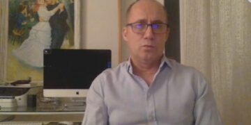 Korrupsioni në shëndetësi, Mjeku shqiptar në Spanjë: Problemi s’janë pagat e ulëta. Unë paguhem më pak se homologu në Gjermani e SHBA, t’i marr para pacientit?!