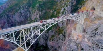 VIDEO/ Përfundon Ura e Vashës në Rrugën e Arbrit! Dibranët të votojnë Lulin dhe Xhelalin