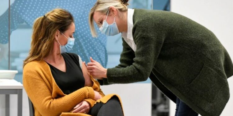 BE i jep “të drejtë” Hungarisë për përdorimin e SputnikV