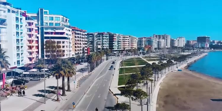 VIDEO/ Rama nxjerr pamjet nga Vlora: Para disa vitesh dukej si një ëndërr e keqe me atë që kemi sot