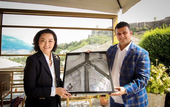 Hera e saj e parë, Yuri Kim mahnitet nga ky qytet shqiptar: Zbardhen lëvizjet e ambasadores