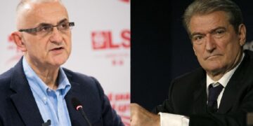 Mësuesit e trembur refuzojnë vaksinën AstraZeneca, analisti: Si ta bëjnë ata kur sheh dy ish-mjekët Berishën e Shehun që mashtrojnë publikisht për t’i frikësuar