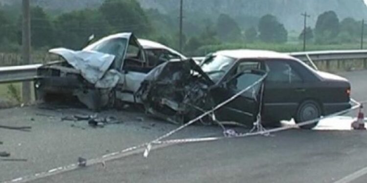 Aksident tragjik në Kodër-Kashar, makina del nga rruga, vdesin 3 pasagjerë