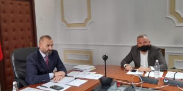 Kuvendi ‘dush të ftohtë’ KLGJ dhe KLP-së: Po mbrojnë ‘shokët’ e Enkelejda Hoxhës në drejtësi