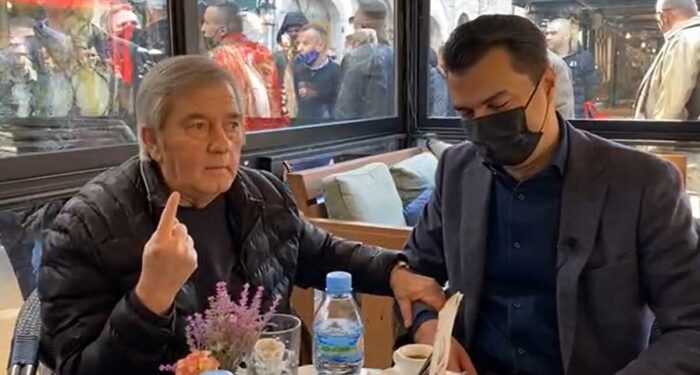 Zef Deda i ankohet Bashës për Ramën: Kam dhënë shfaqe në Bllok, ai ka qenë më i hedhuri. Vishte këmisha me lule, pinte marijuanë por na tallte të gjithëve