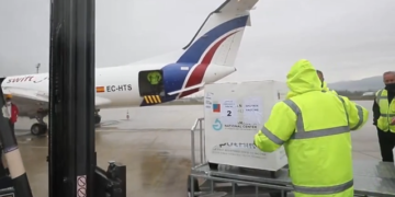 Edi Rama jep lajmin fantastik ndaj covid-19: Për të dalë së shpejti nga tuneli i gjatë i kësaj lufte të egër! Për herë të parë në vendin tonë mbërrijnë…
