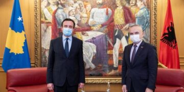 Pasi “takoi Skënderbeun” Albini takim me “hamzat” shqiptarë