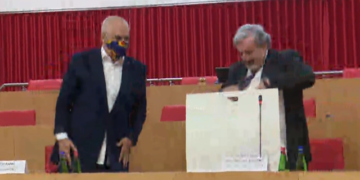 “Nuk e di nëse e meritoj! Mikëpritje befasuese, si film”: Rama mbetet i befasuar nga çmimi që merr në Itali! Kryetari i Këshillit i jep dhuratën që nuk e priste: Është i madh, në përmasat e tua!