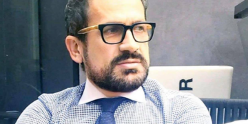 “Ndoshta gaboj, por Luljeta më duket më e re se Lulzimi”! Kreshnik Spahiu del me reagimin epik pas sulmeve ndaj inxhinieres Bozo