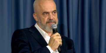 Festa e 8-Marsit, kryeministri Rama bën urimin e veçantë për gjithë nënat