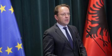 Rama i “blen” të gjithë! Komisioneri për zgjerimin e BE jep lajmin anti opozitë: ‘Janë përmbushur kushtet’! Ja kur do thirret Konferenca e Parë Ndërqeveritare për Shqipërinë