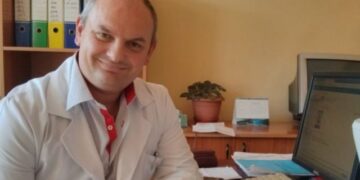 Mjekësia në zi! Një tjetër humbje e madhe: COVID-19 i merr jetën parakohe mjekut të njohur shqiptar! Doktor Tritan Kalo mes dhimbjes  jep lajmin e hidhur