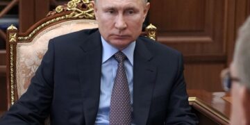 Çfarë po fshihet? BBC: Presidenti Vladimir Putin vaksinohet me dyer të mbyllura kundër Covid-19!