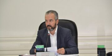 ‘Do ndodhë për herë të parë në çdo qendër’! Ilirjan Celibashi zbulon si do ndalohet fotografimi i votës me 25 Prill