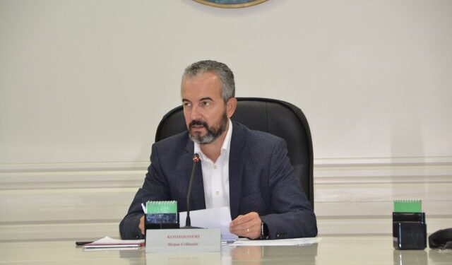 ‘Do ndodhë për herë të parë në çdo qendër’! Ilirjan Celibashi zbulon si do ndalohet fotografimi i votës me 25 Prill