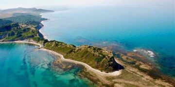 VIDEO/ Tërmeti i djeshëm “çan” detin Adriatik dhe krijon një mur prej 3 metrash, mediat italiane nxjerrin pamjet
