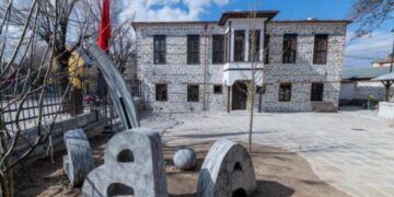 “Ishte dëshmi e rrënimit që lanë pas ata që duan të rikthehen”! Rama publikon fotot dhe ‘thumbon’ opozitën