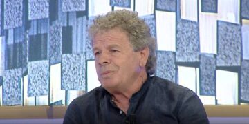 Dashnor Diko i shqetësuar i nis ‘live’ mesazh gazetares në emision: Kam kaluar koronavirusin, më dhemb trupi, me zor marr frymë…